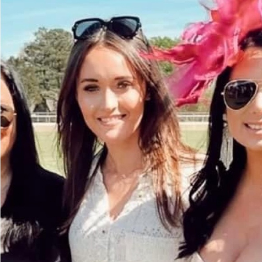 Meet your Posher, Carrie